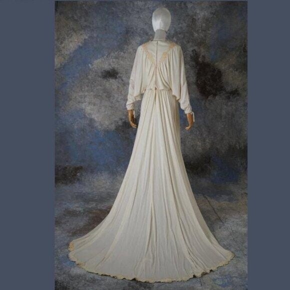 Vintage 1970s Union-Made Wedding Gown – Ivory Lace Boho Maxi with Train - Picture 9 of 13